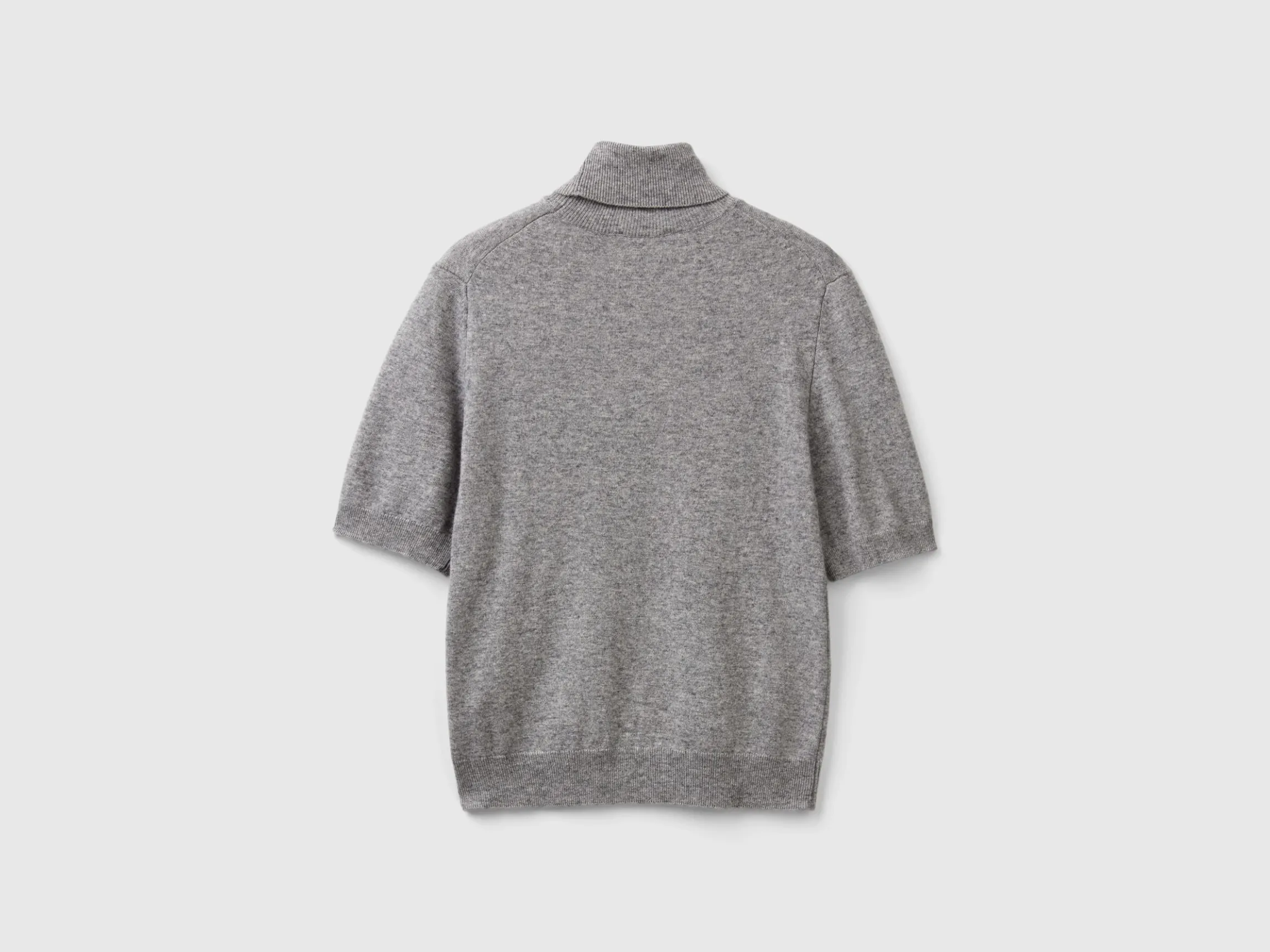 Gray short sleeve turtleneck in cashmere blend