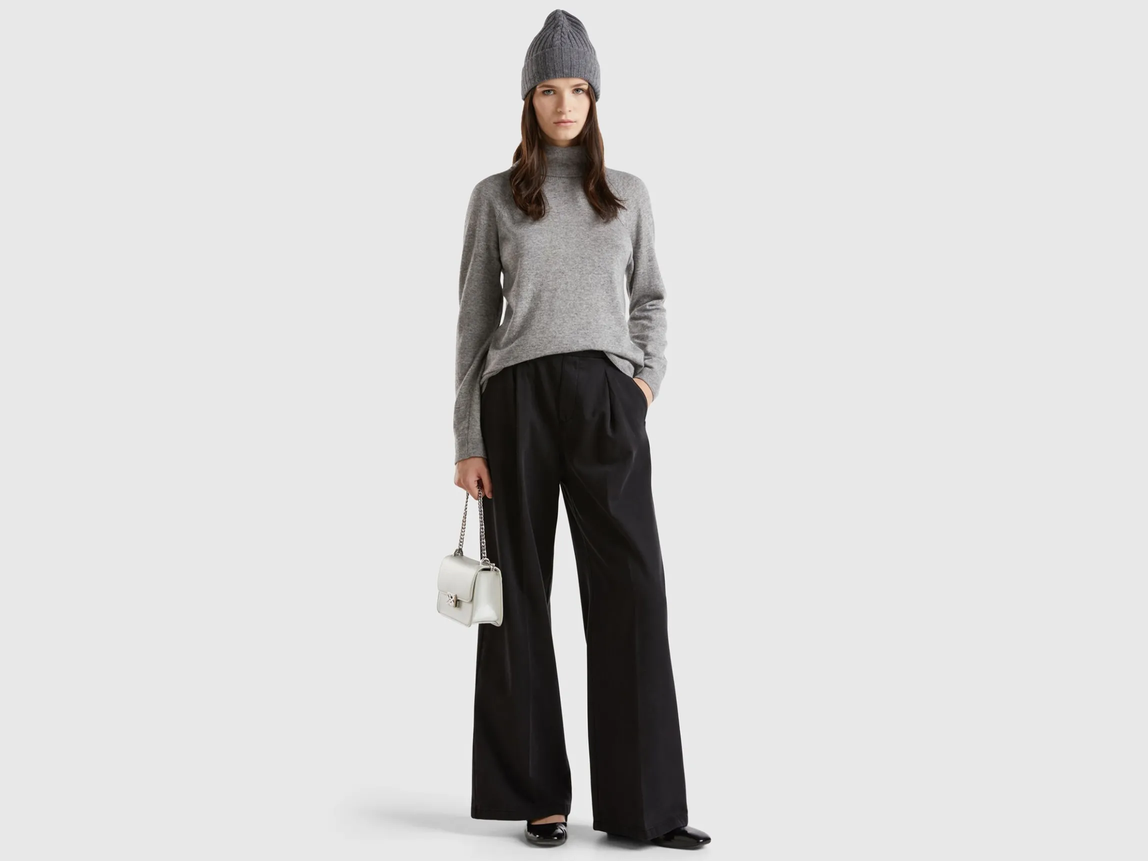 Gray turtleneck sweater in cashmere and wool blend