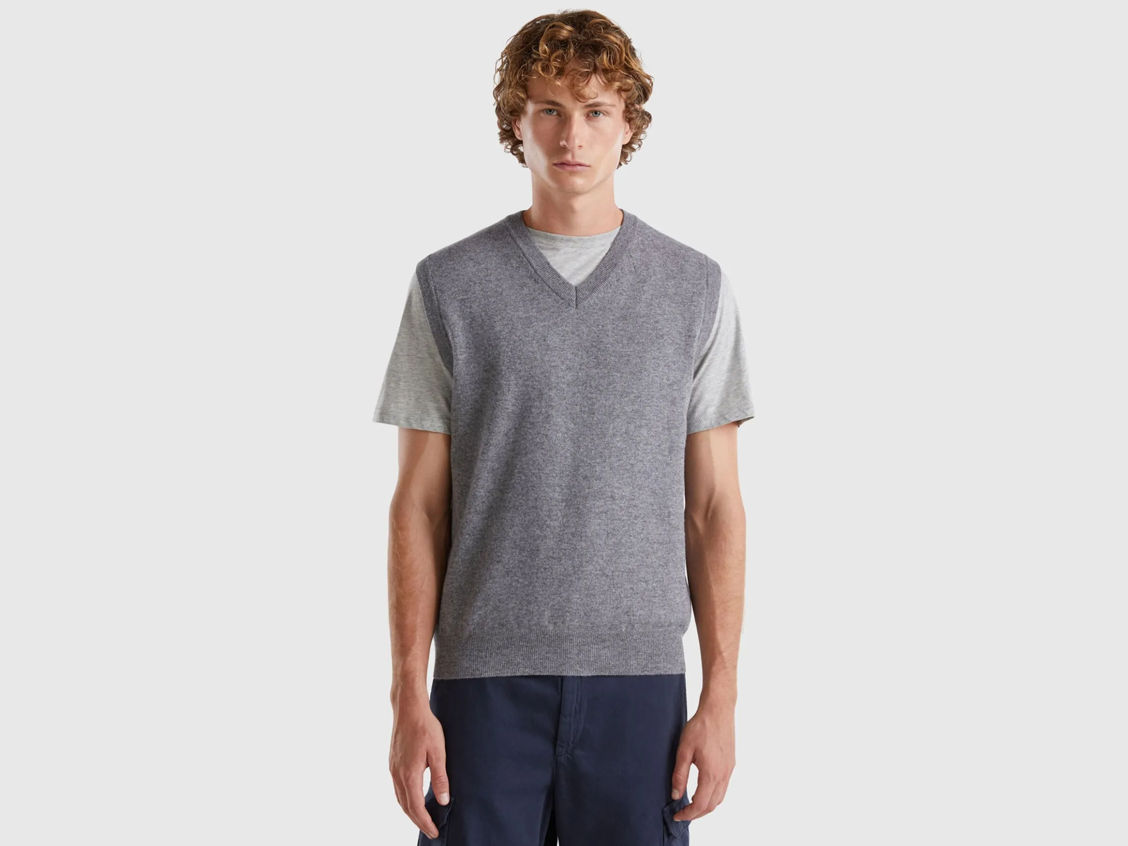 Gray vest in pure Merino wool