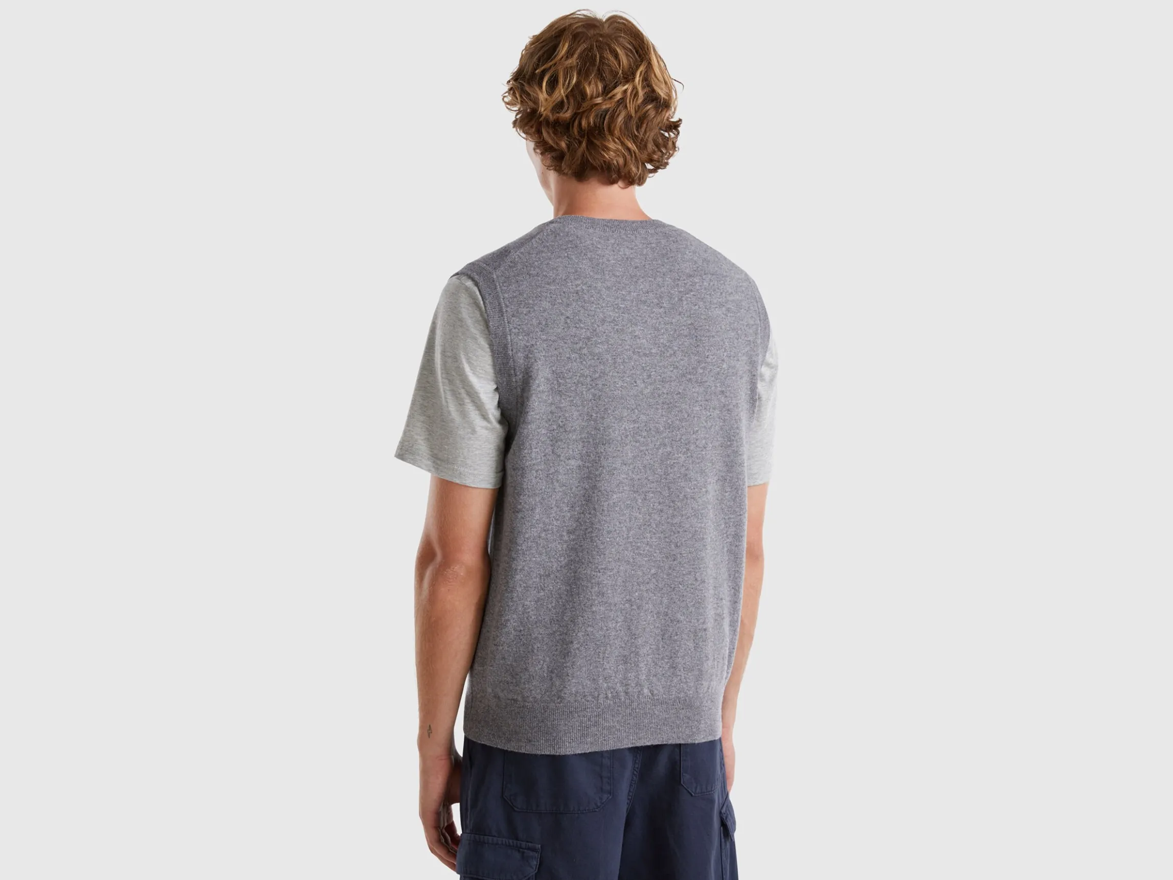 Gray vest in pure Merino wool