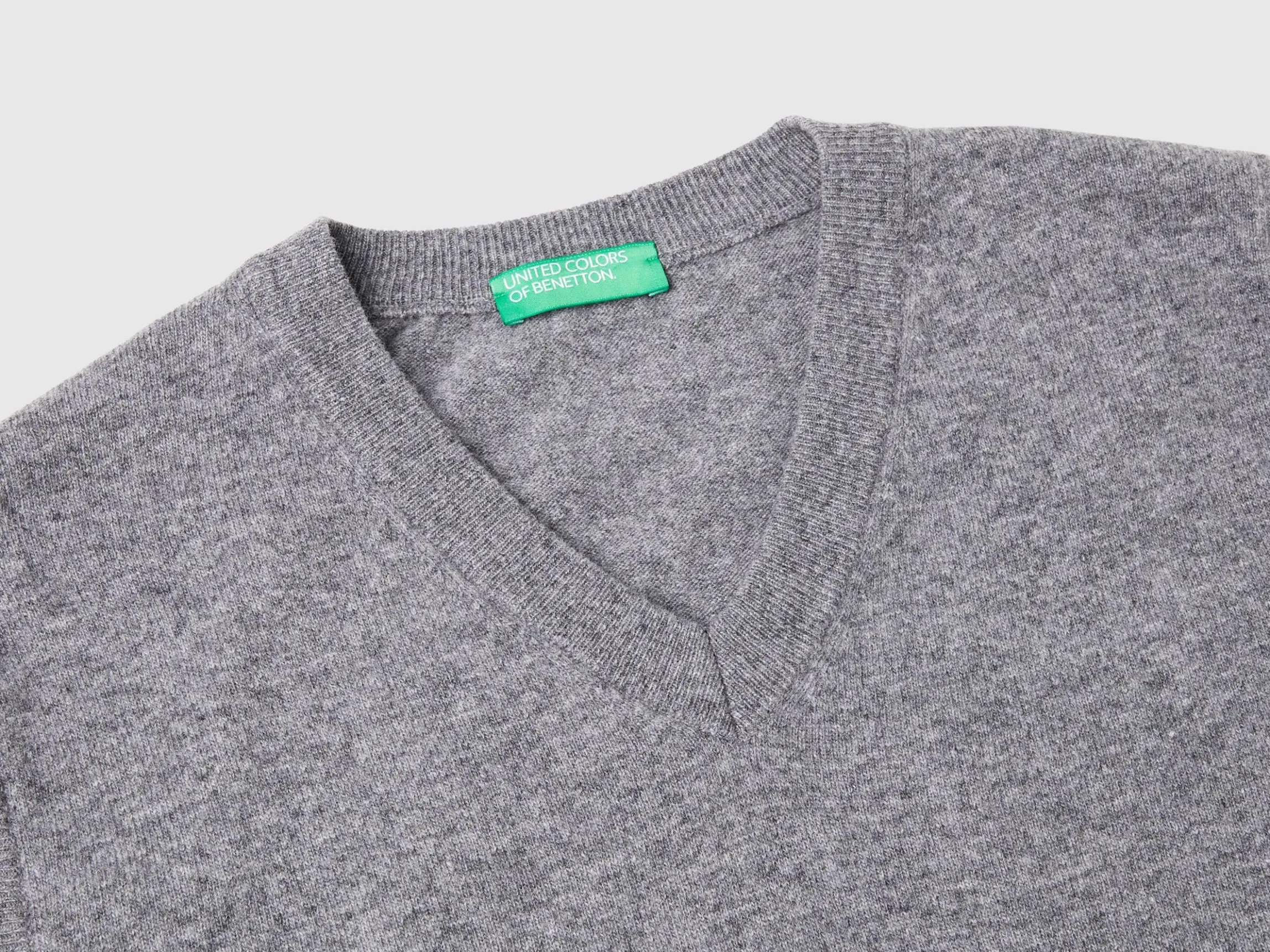 Gray vest in pure Merino wool