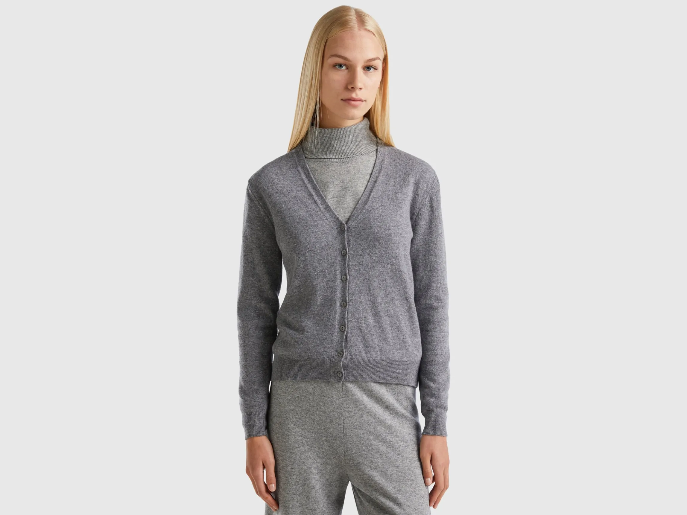 Gray V-neck cardigan in pure Merino wool