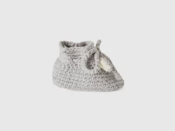 Handmade booties with applique