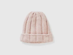 Hat in chenille