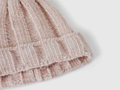 Hat in chenille