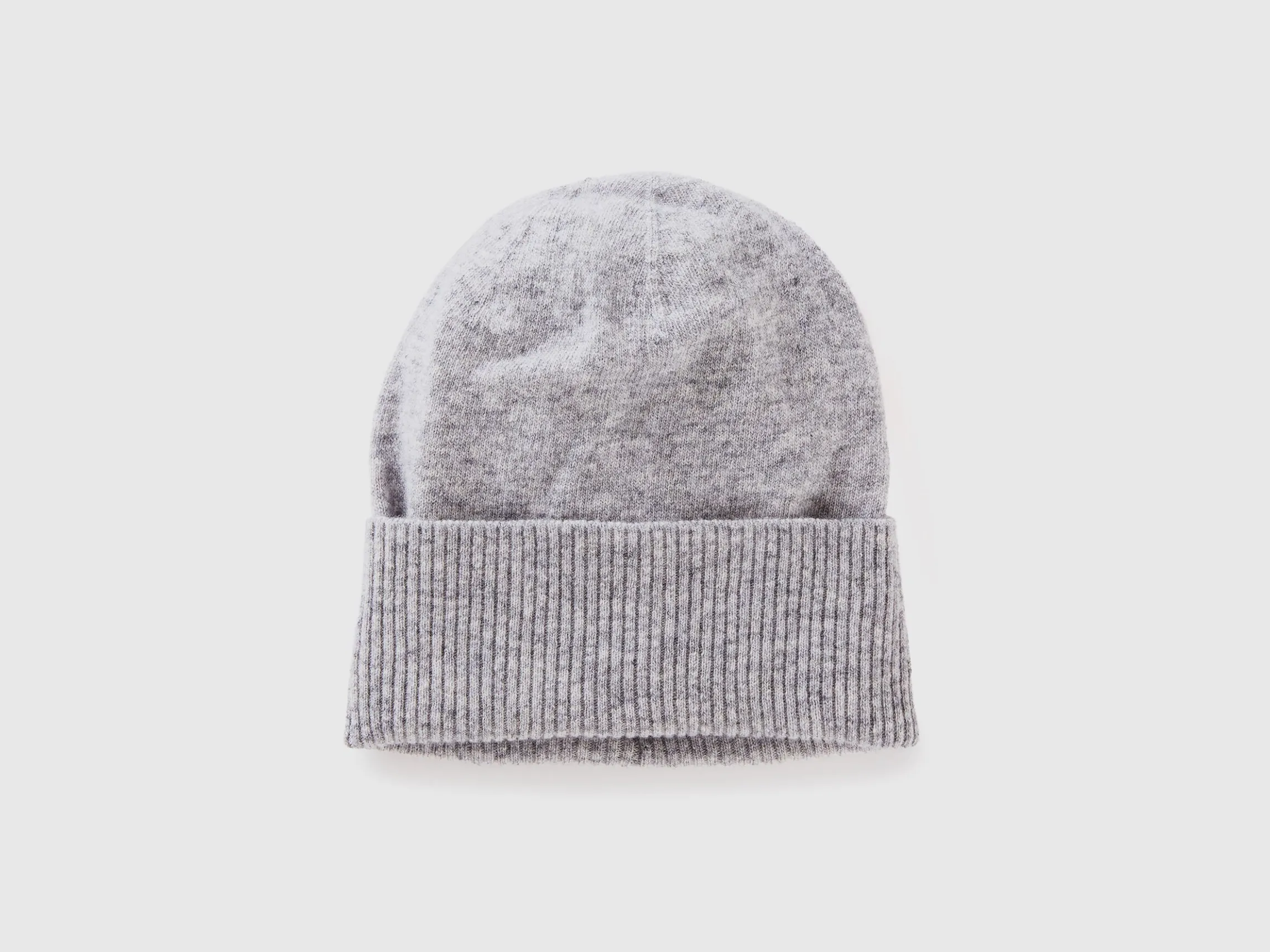 Hat in pure Merino wool