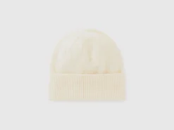 Hat in pure Merino wool