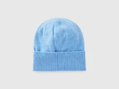 Hat in pure Merino wool