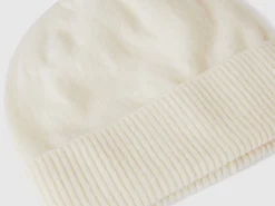 Hat in pure Merino wool