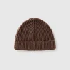 Hat in pure virgin wool
