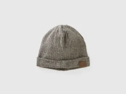 Hat in stretch viscose blend