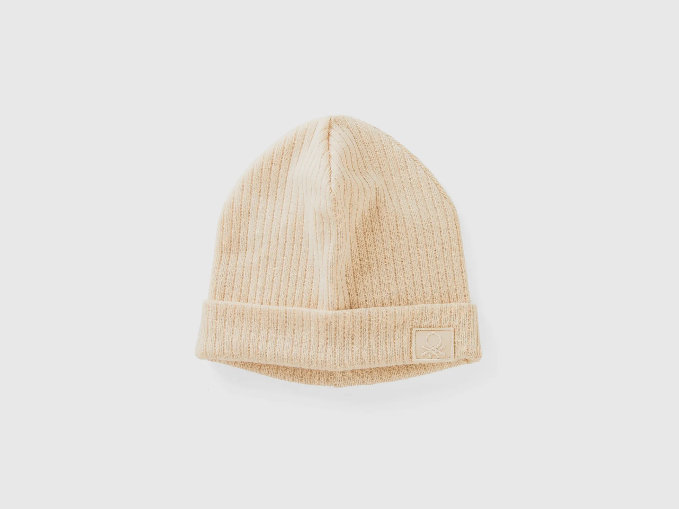 Hat in stretch viscose blend
