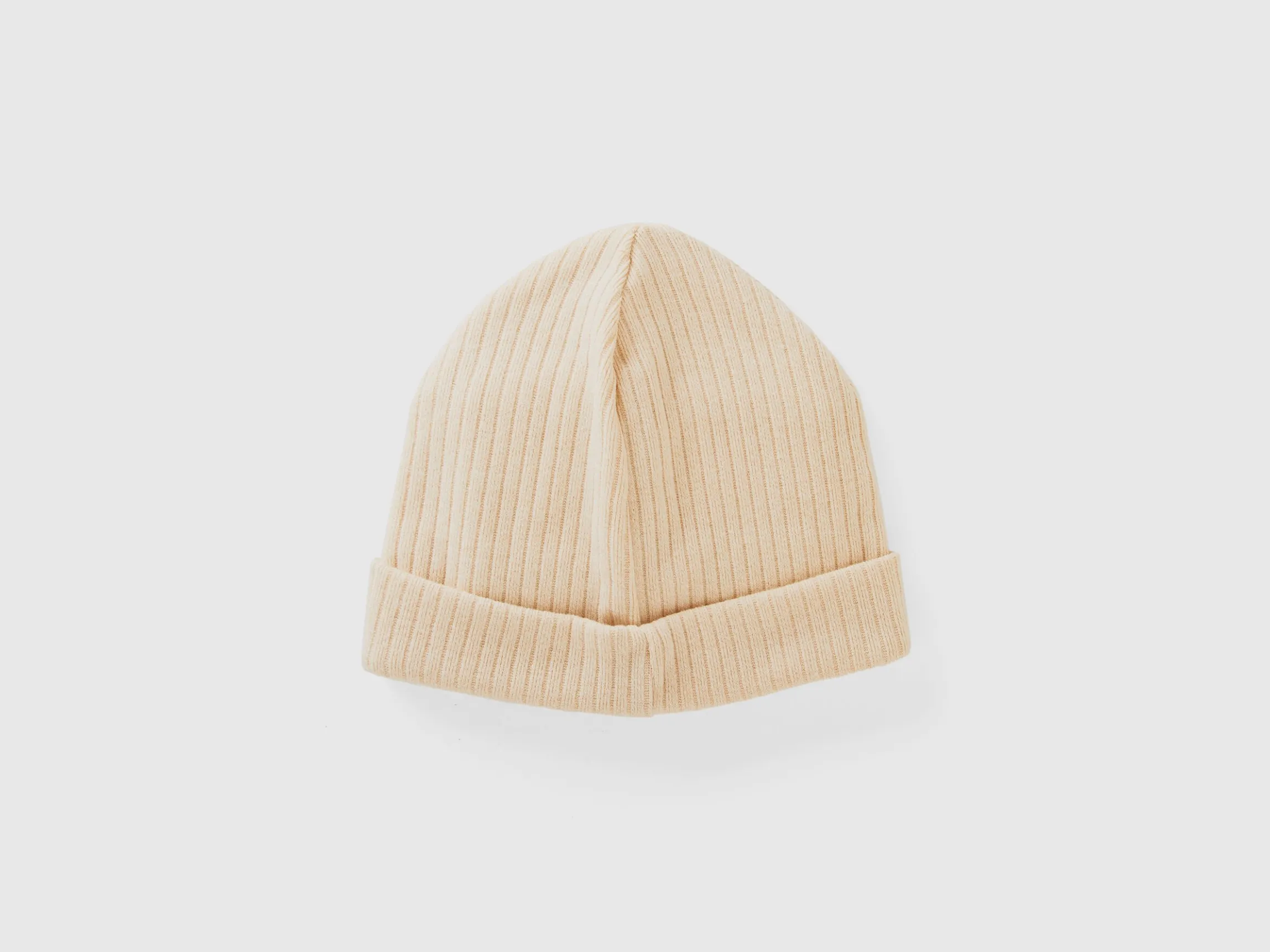 Hat in stretch viscose blend
