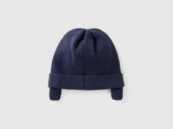 Hat with ear flaps