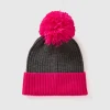 Hat with neon pink details