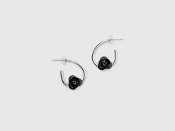 Hoop earrings with roses