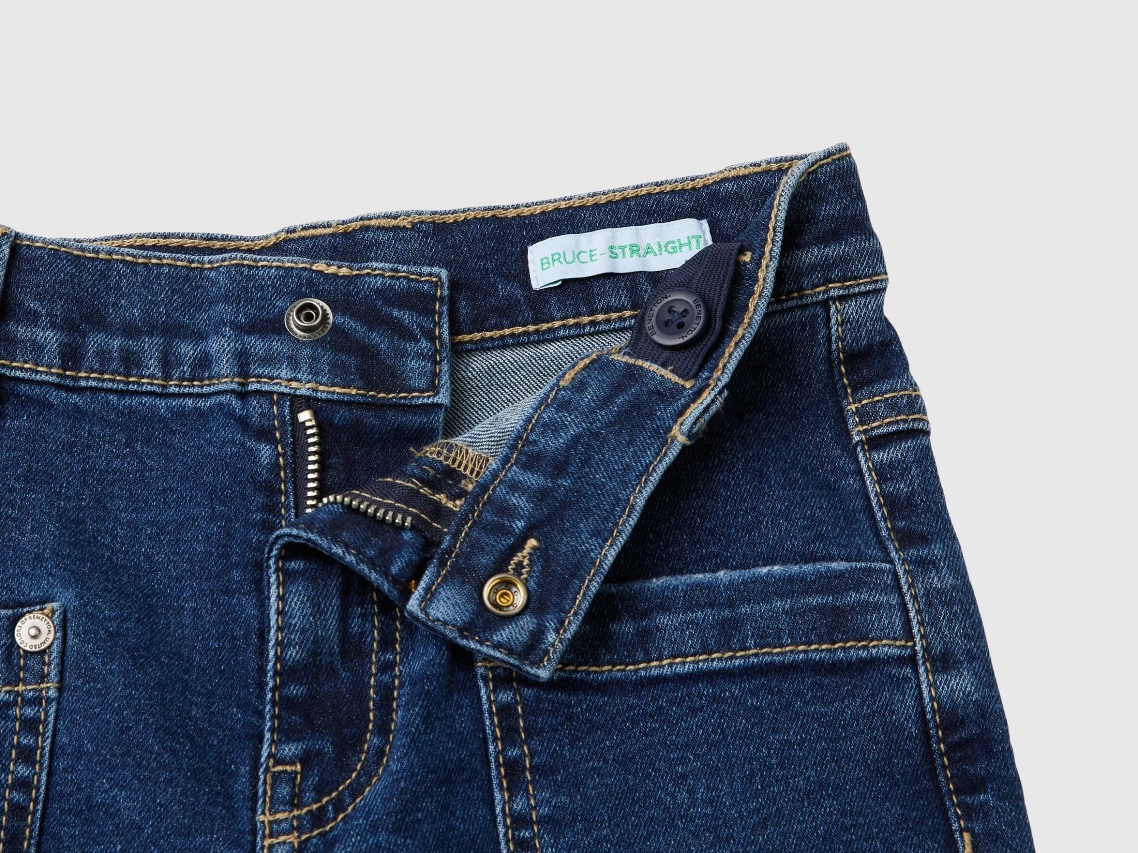 Jeans in recycled cotton blend