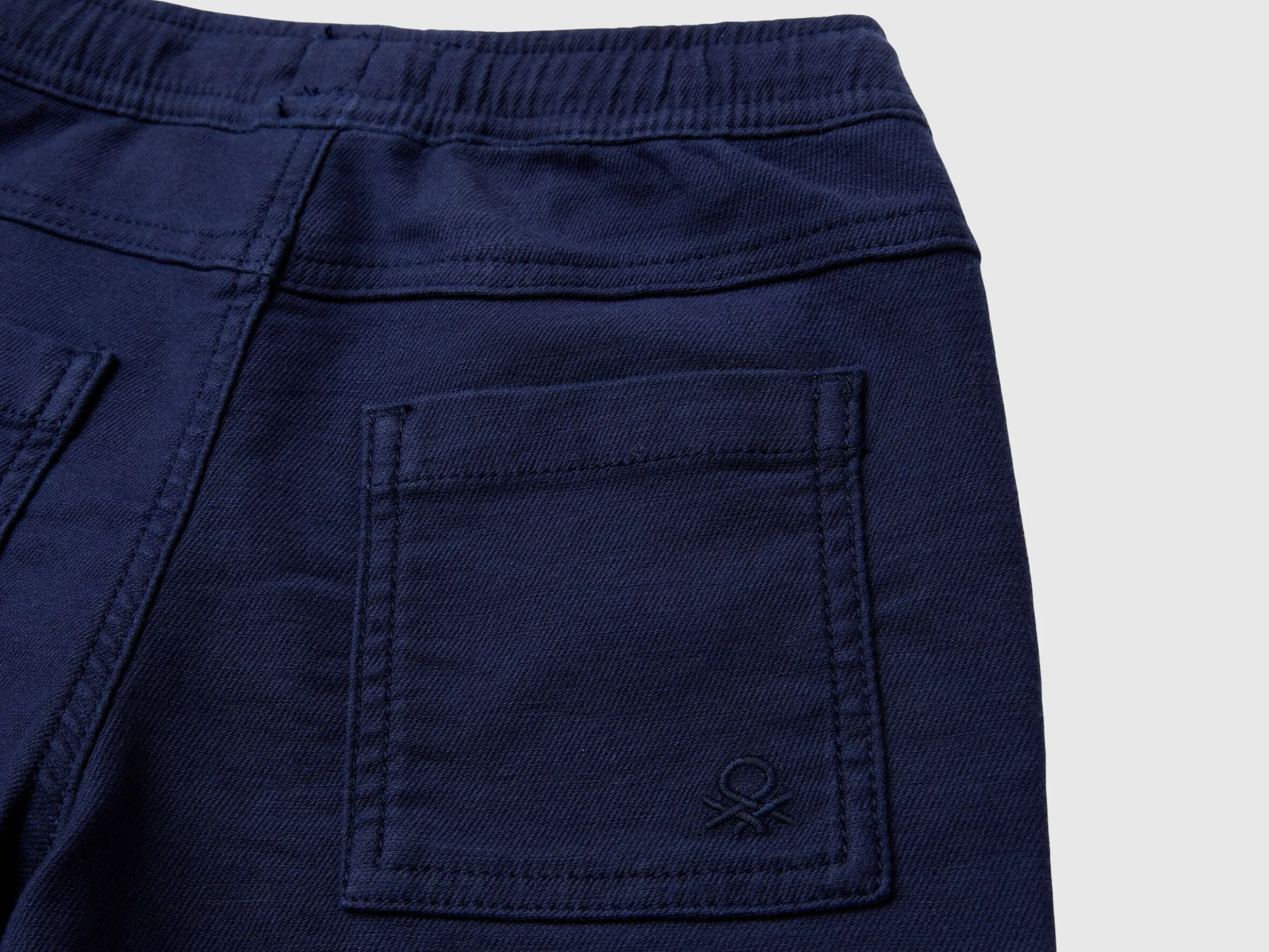 Joggers with cotton blend with drawstring