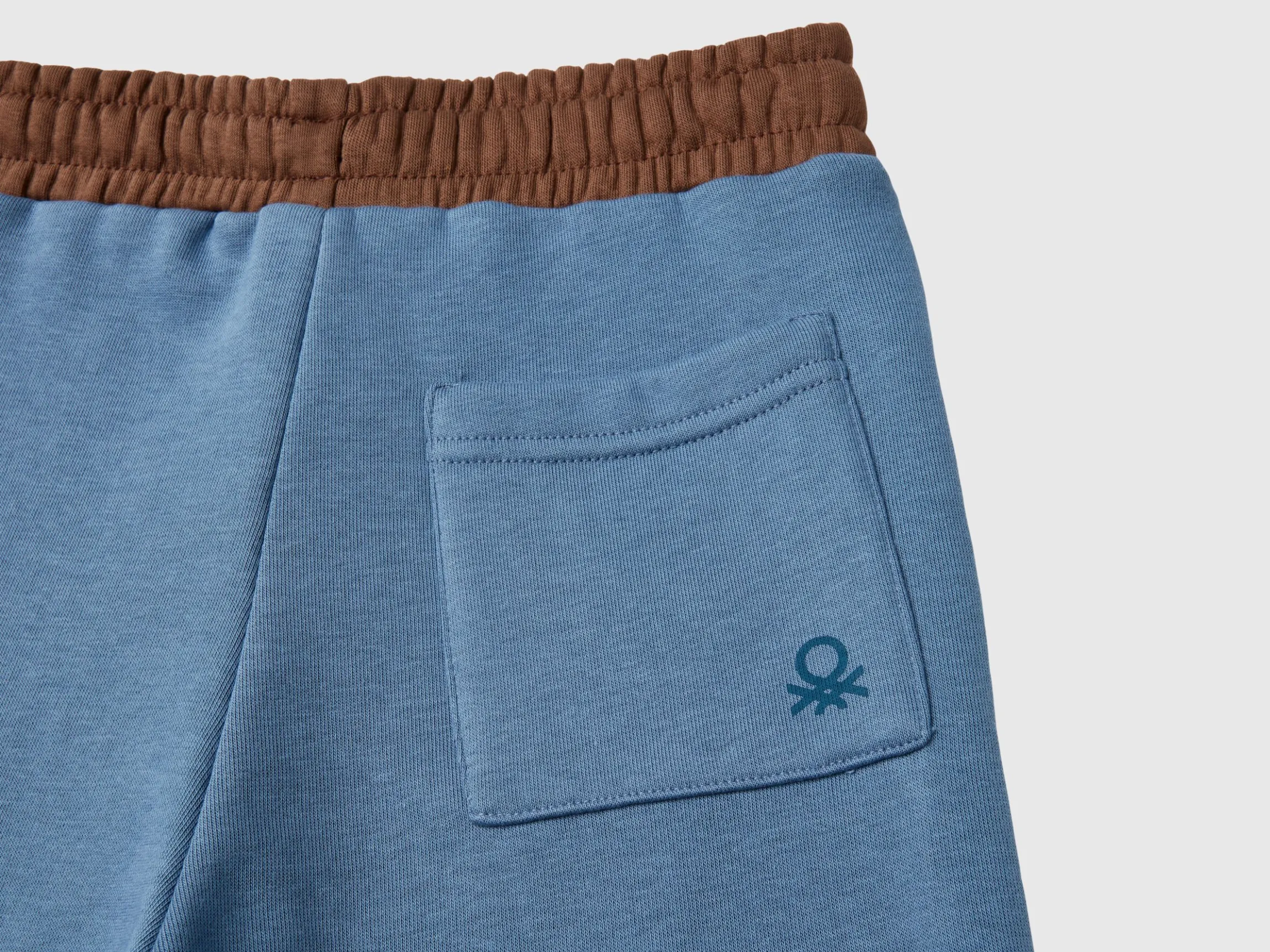 Joggers with drawstring