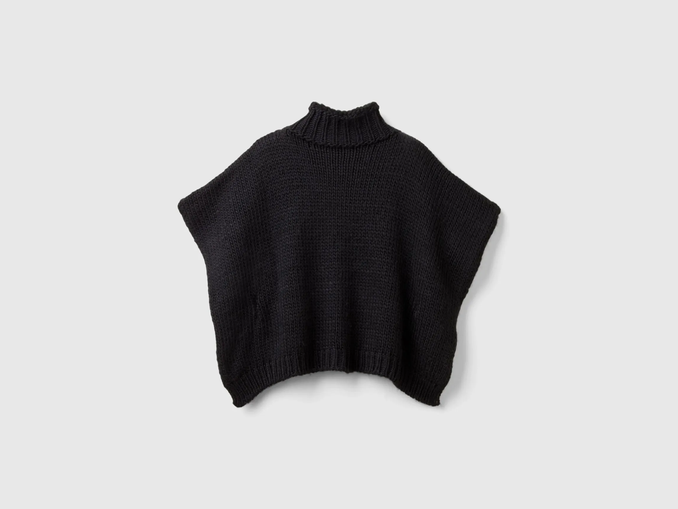 Knit cape with lurex