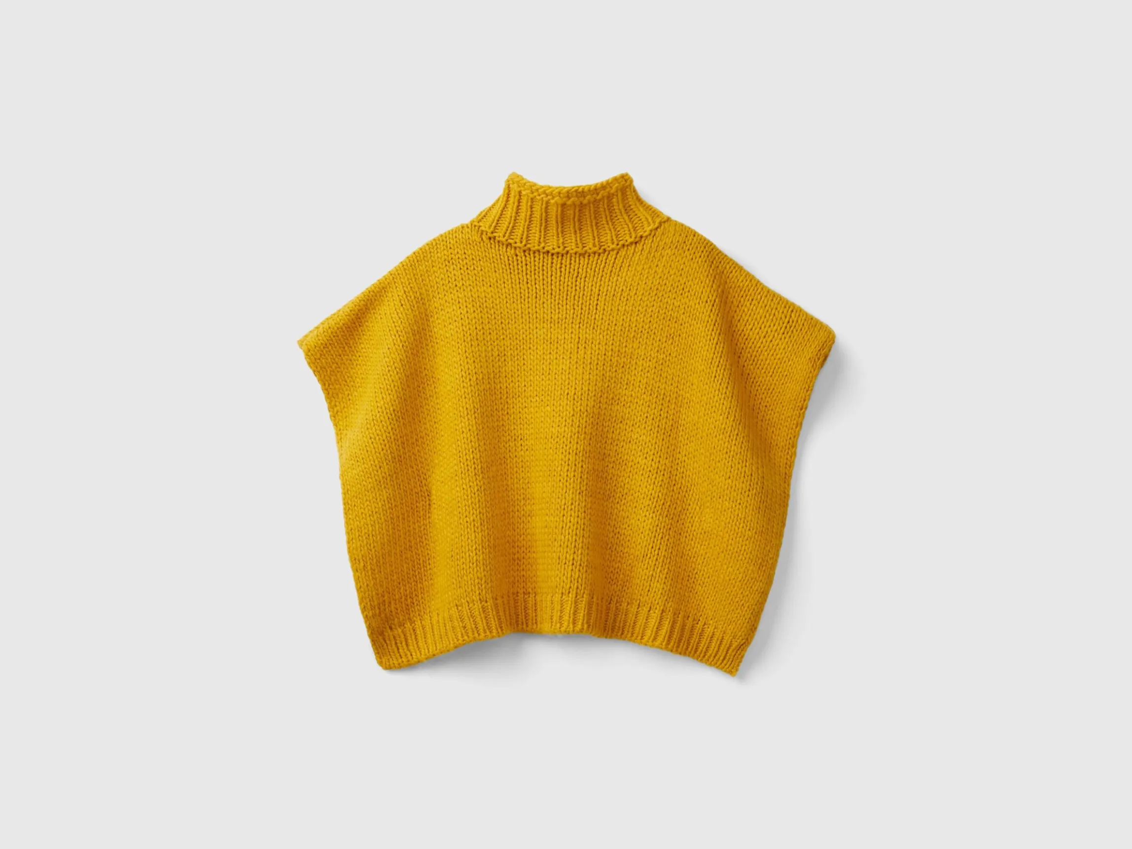Knit cape with lurex
