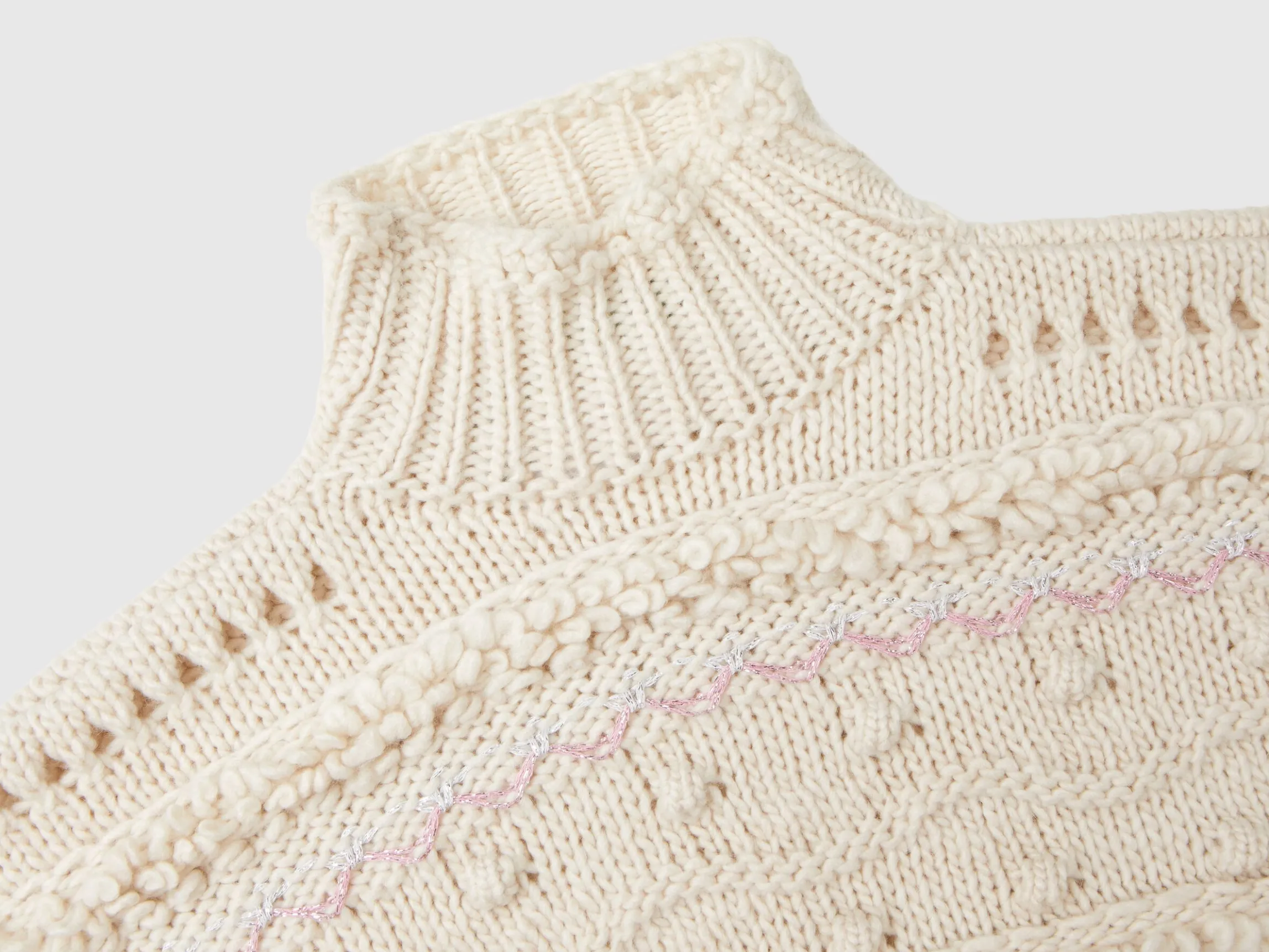 Knit cape with lurex