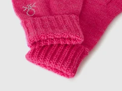 Knit gloves with logo