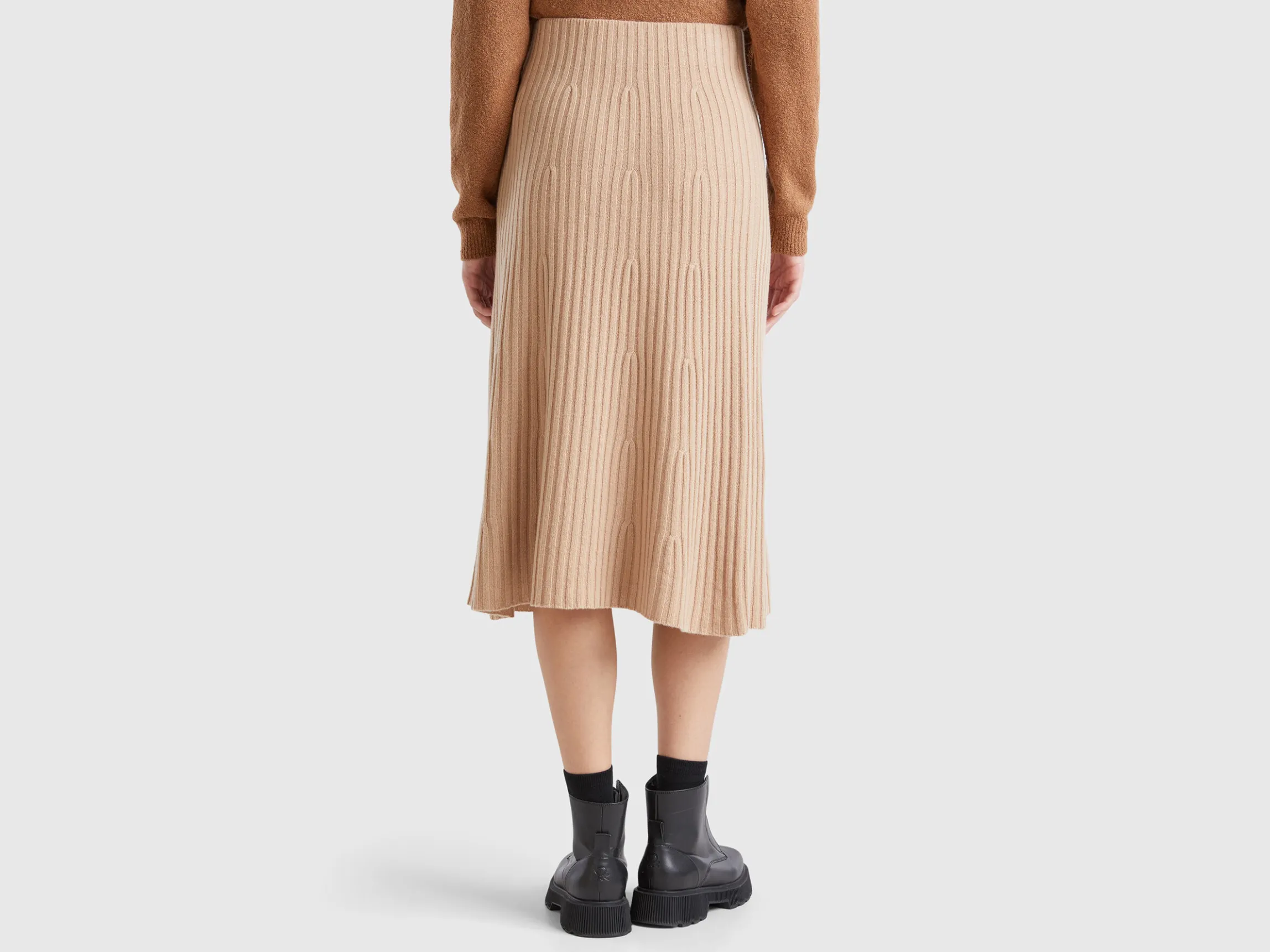 Knit midi skirt