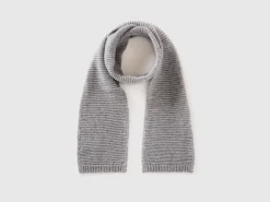Knit scarf in stretch wool blend