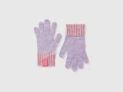 Knitted gloves