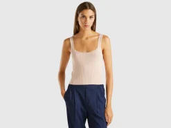 Knitted tank top with square neckline