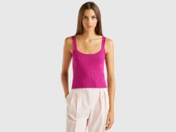 Knitted tank top with square neckline