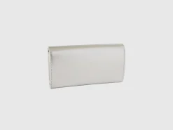 Large wallet in synthetic patent leather