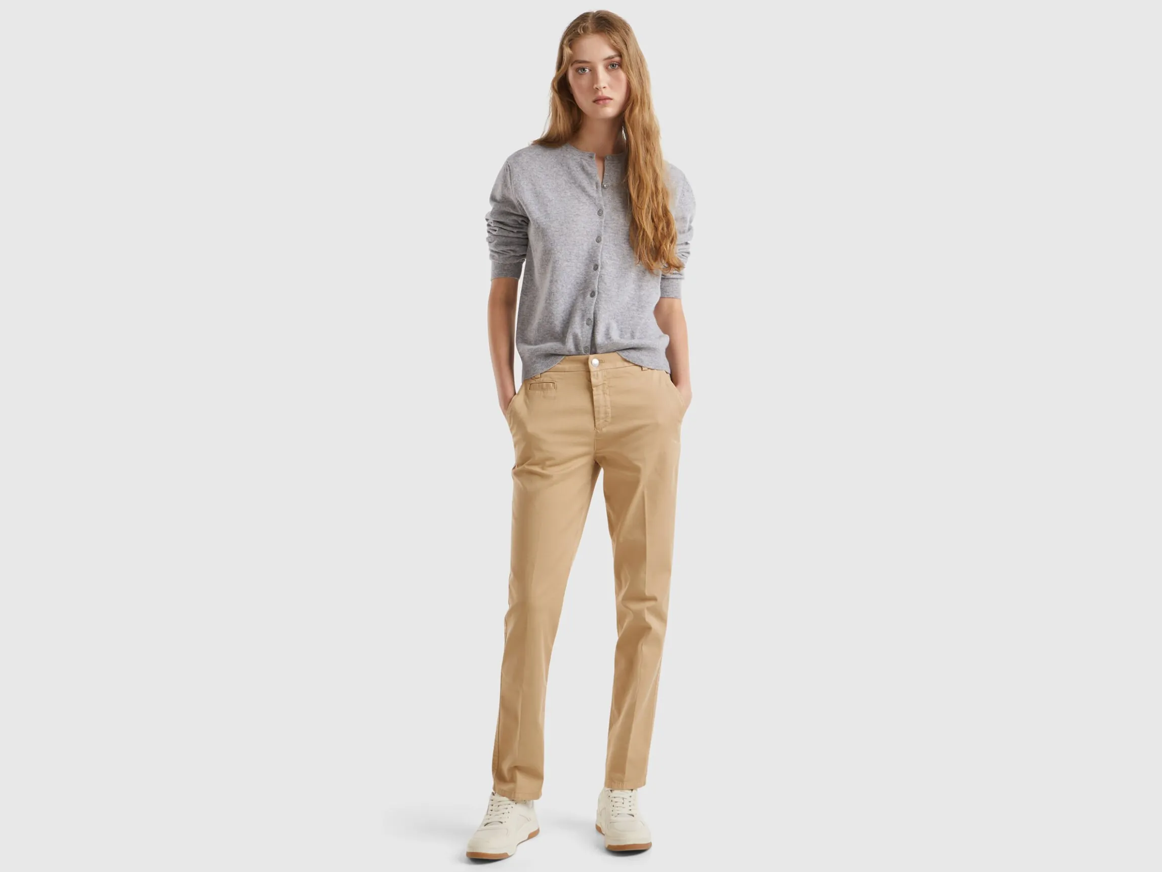Light gray crew neck cardigan in pure Merino wool