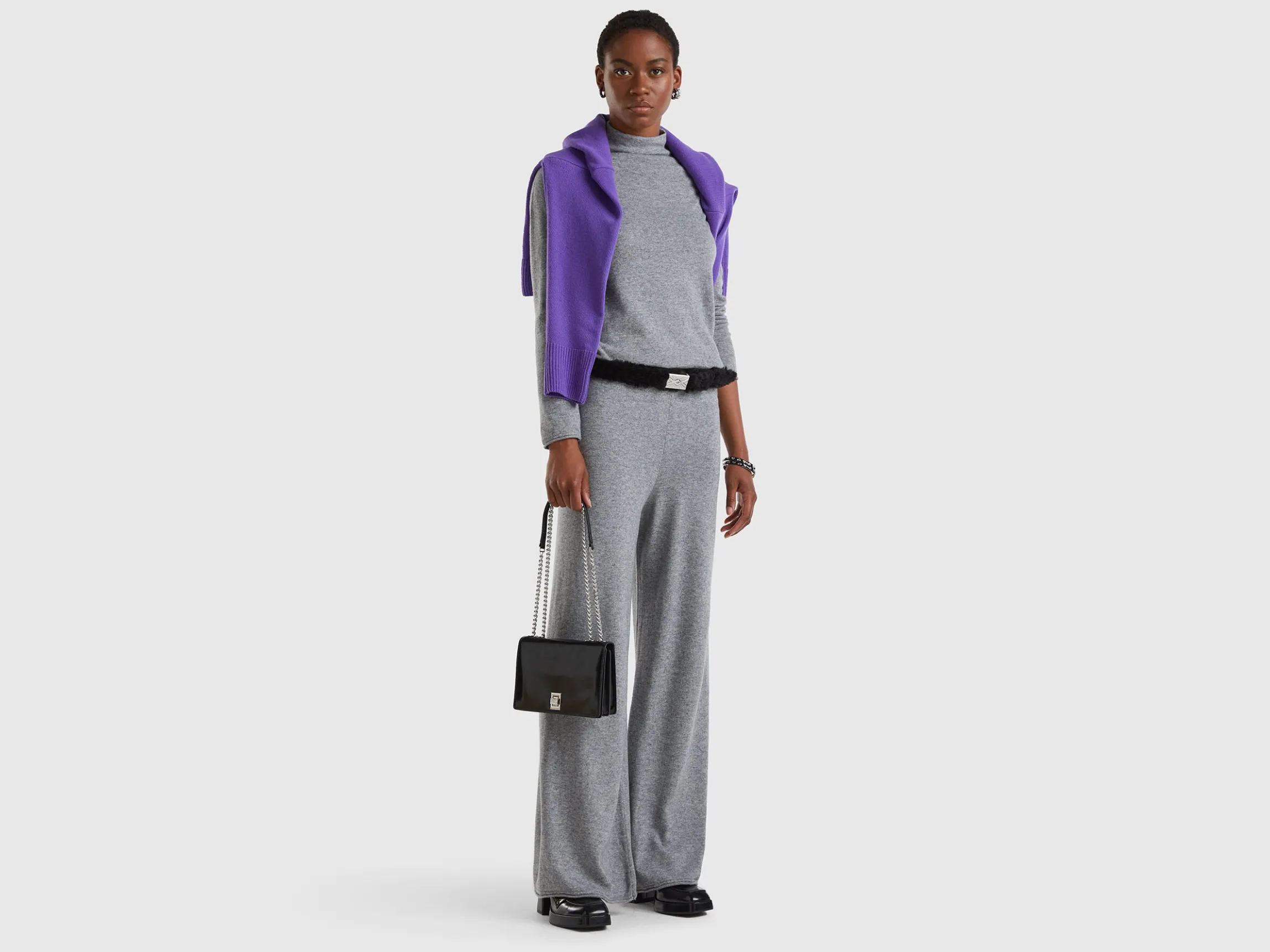 Light gray wide leg trousers in cashmere and wool blend