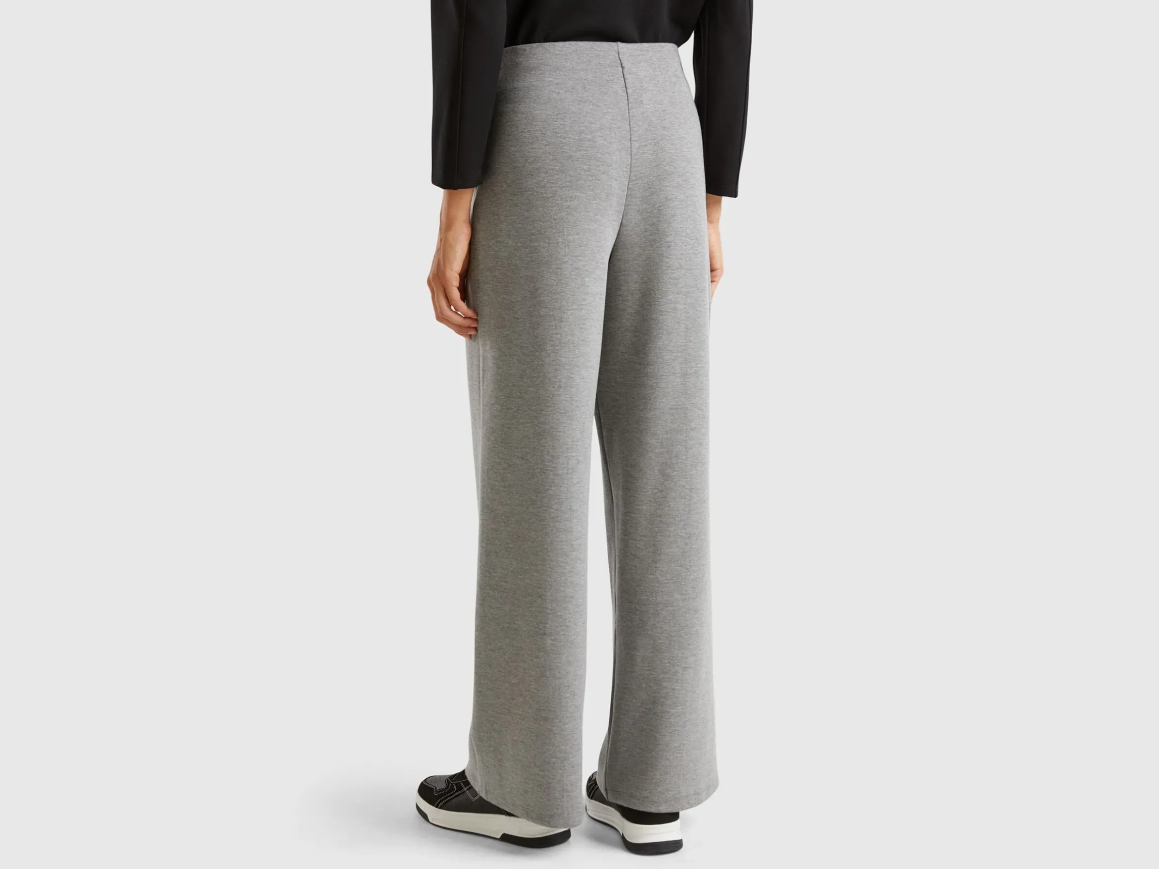 Lightweight sweatpants in cotton and Modal® blend