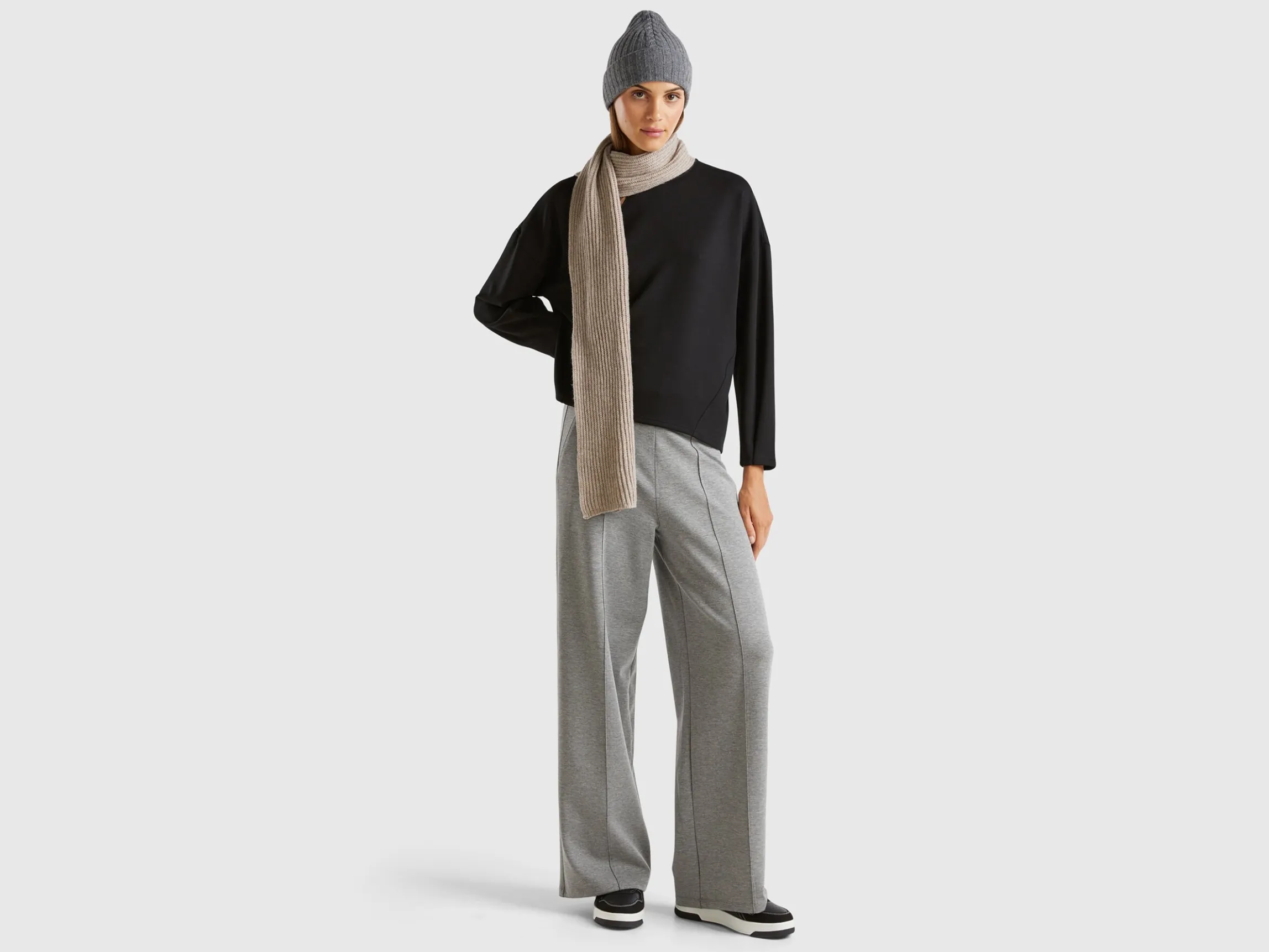 Lightweight sweatpants in cotton and Modal® blend