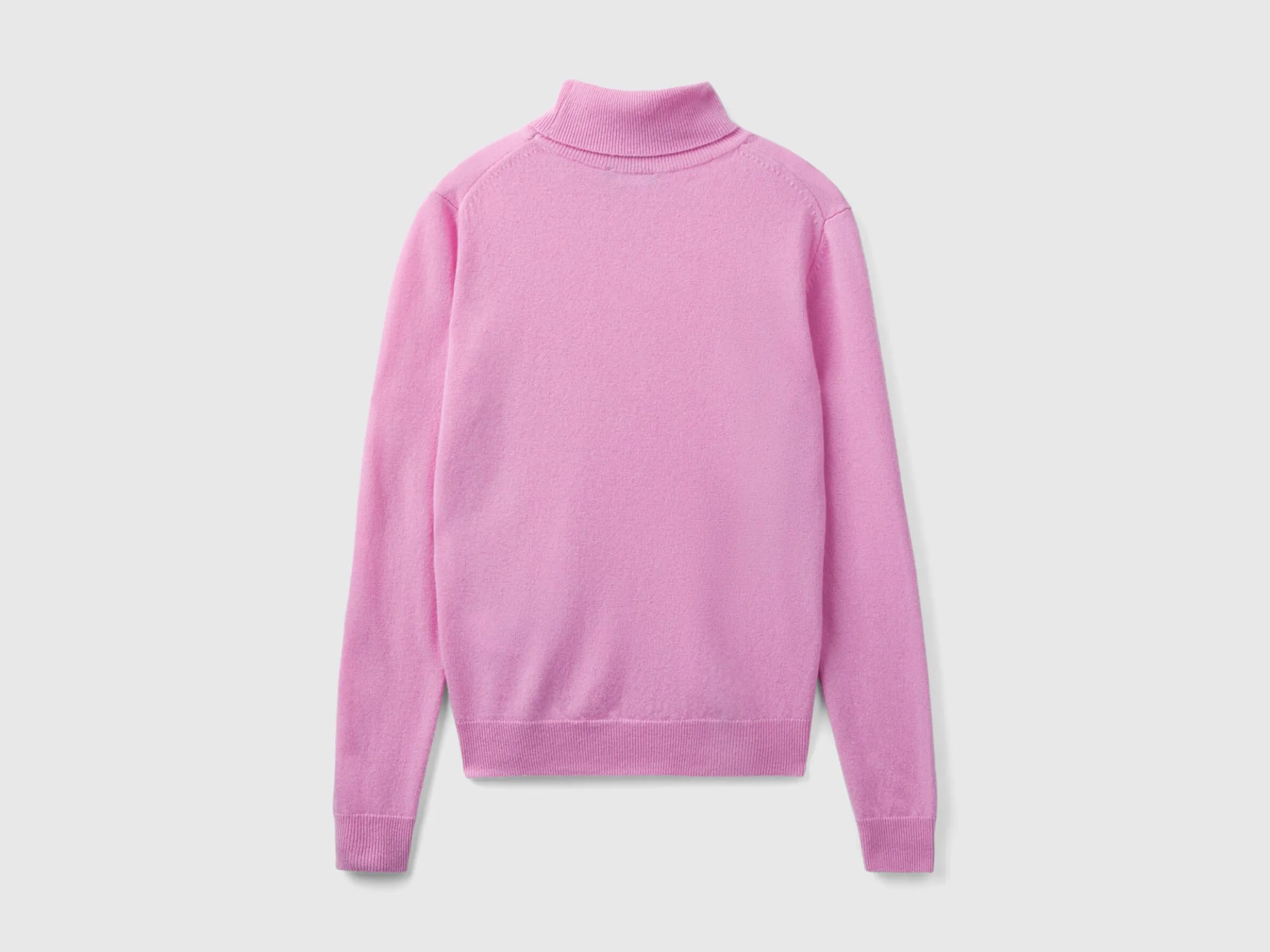 Lilac turtleneck sweater in pure Merino wool