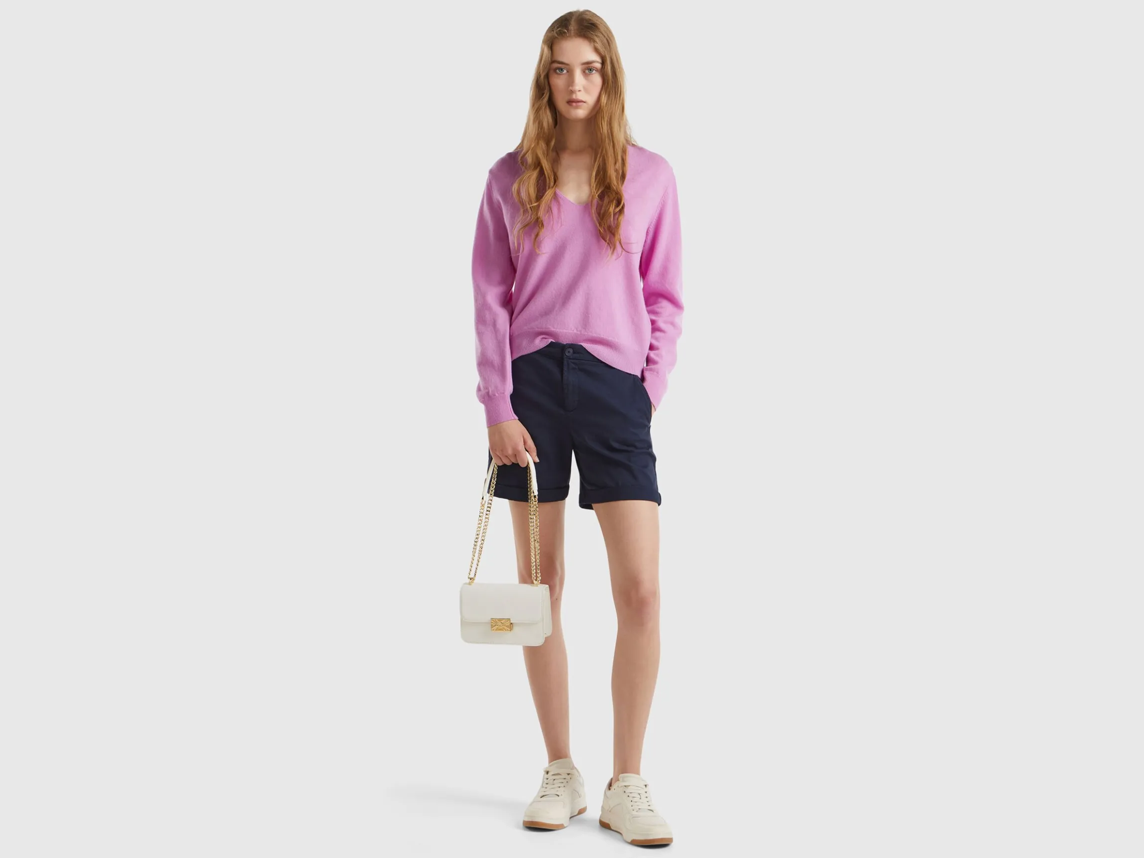 Lilac V-neck sweater in pure Merino wool