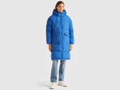 Long puffer jacket with recycled feathers