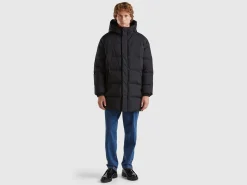 Long puffer jacket with recycled feathers