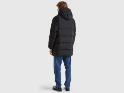 Long puffer jacket with recycled feathers