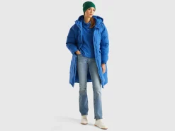 Long puffer jacket with recycled feathers