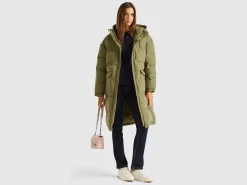 Long puffer jacket with recycled feathers