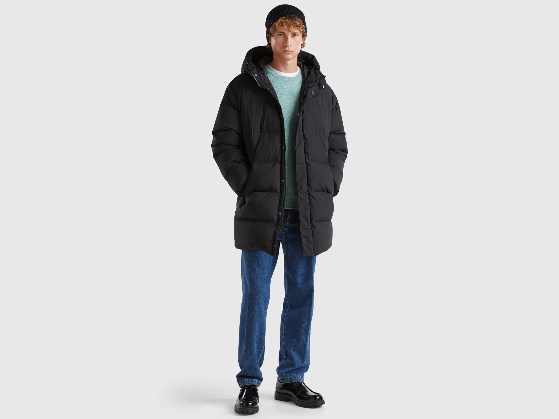 Long puffer jacket with recycled feathers