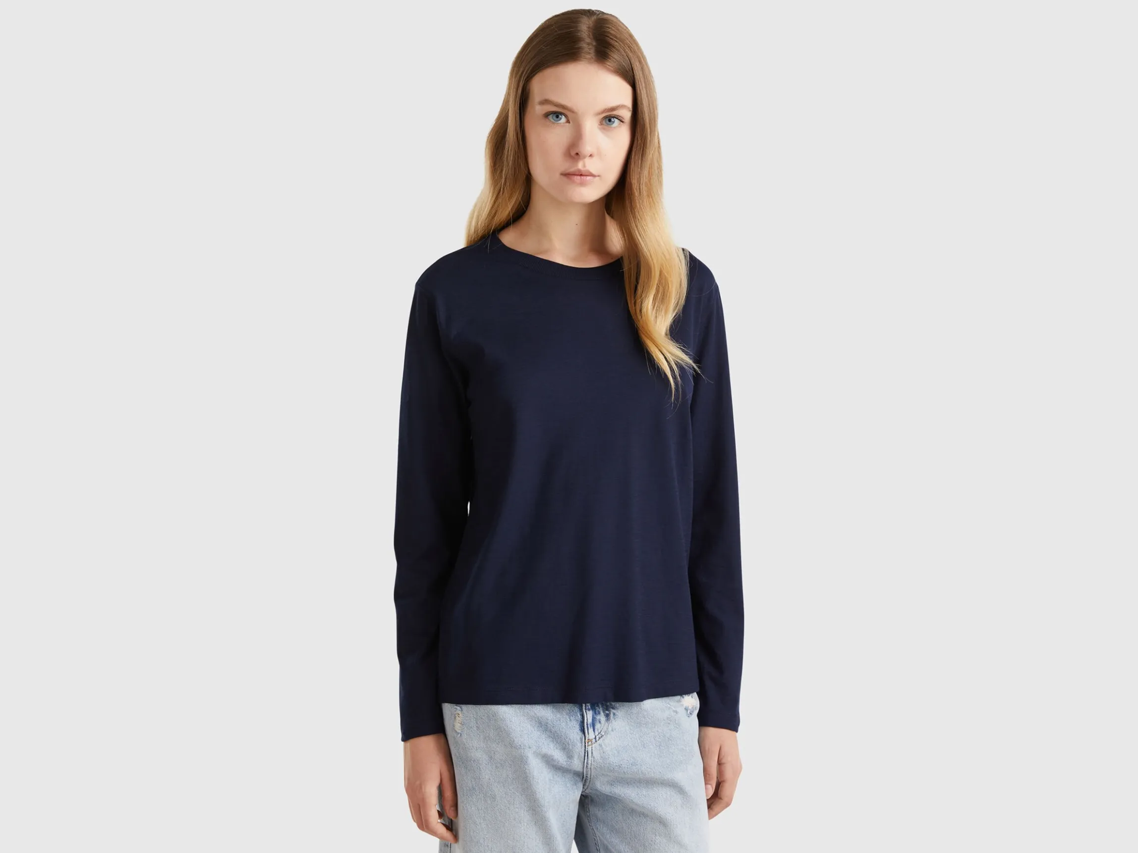 Long sleeve light cotton t-shirt