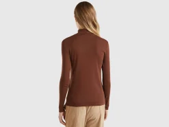 Long sleeve t-shirt with high neck