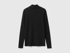 Long sleeve t-shirt with high neck