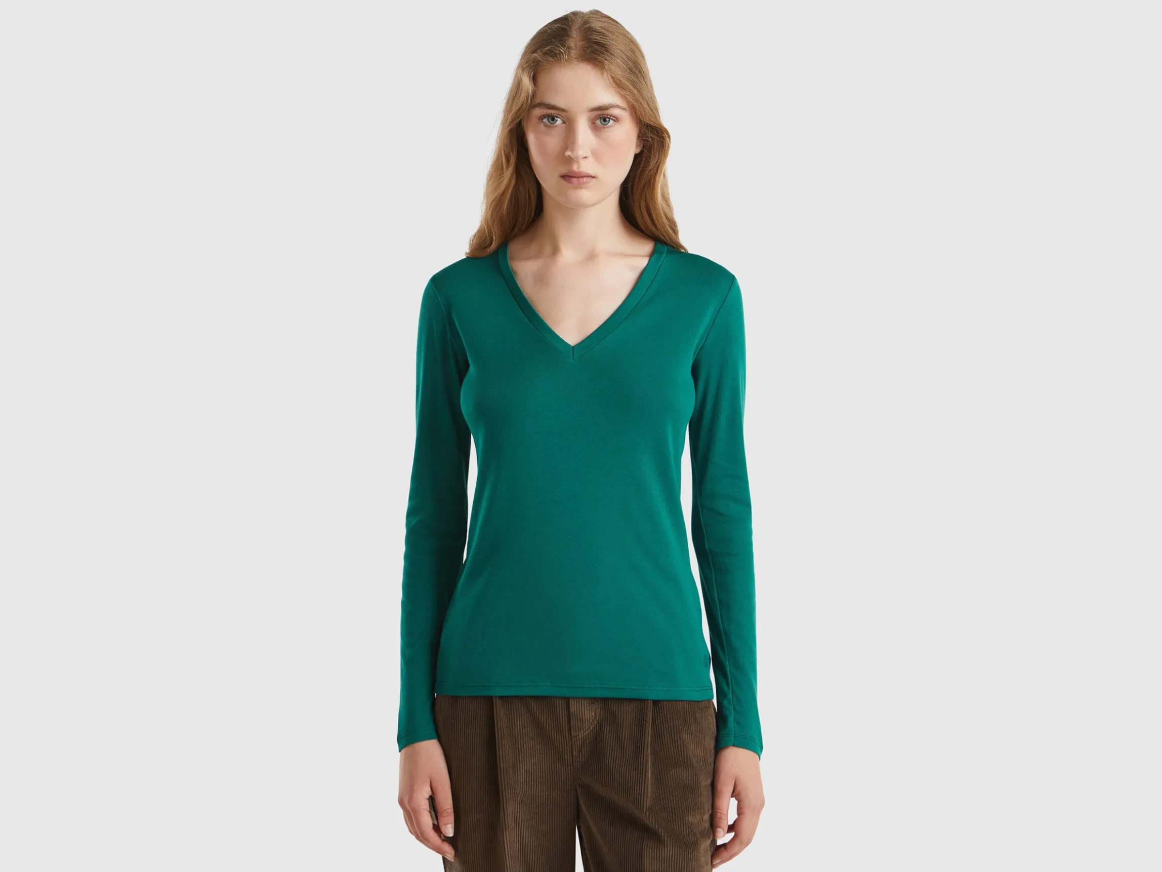 Long sleeve t-shirt with V-neck