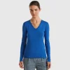 Long sleeve t-shirt with V-neck